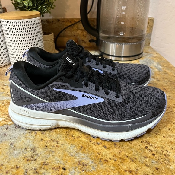 Brooks Trace 3 size 8.5 - Picture 1 of 10